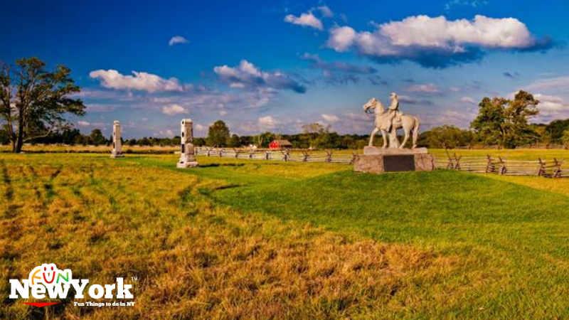 image of a horse statue on a farm a cool thing to do in Pennsylvania